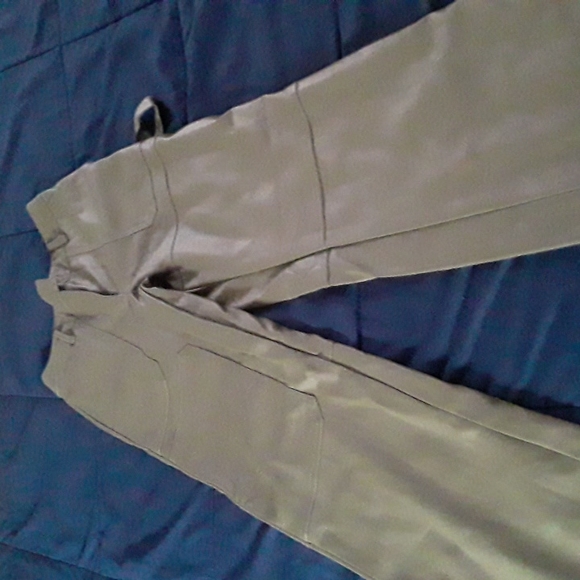 SALE.   NWOT Faux Leather olive cargo pants  WAS 25.00 NOW 20.00 - Picture 4 of 4